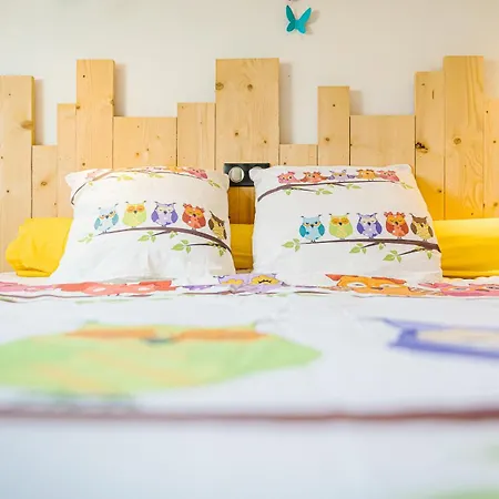 Au Pied Des Vignes *